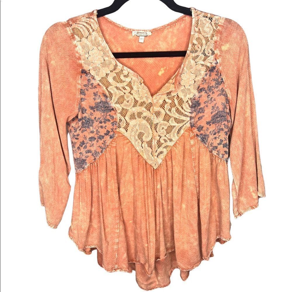 Gimmicks Floral Lace Blouse